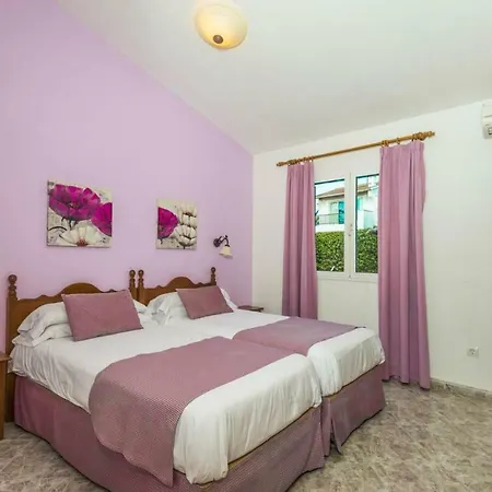 Elizabeth Villa Cala en Forcat